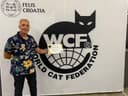Manel en una exposición felina